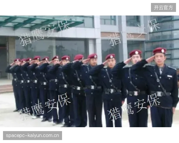 安保团队必须为每一次陆路及空中转移制定周密方案,确保全队行程不受干扰。 安保团队必须为每一次陆路及空中转移制定周密方案,确保全队行程不受干扰。